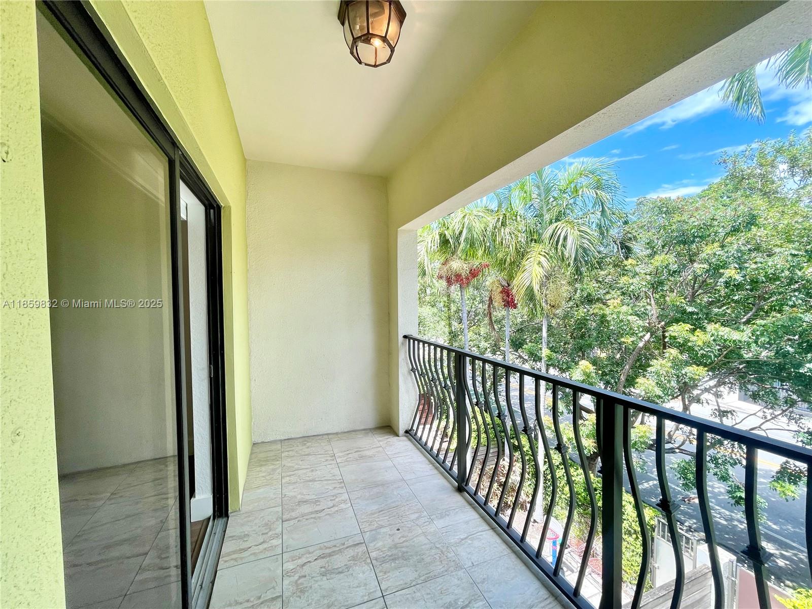 GROVE VILLAS CONDO - Residential