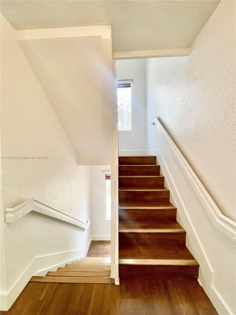 GROVE VILLAS CONDO - Residential