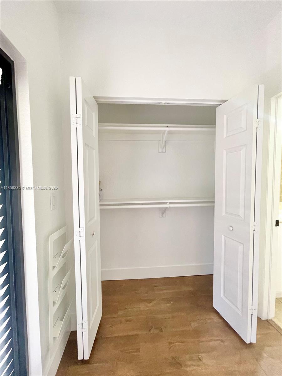 GROVE VILLAS CONDO - Residential