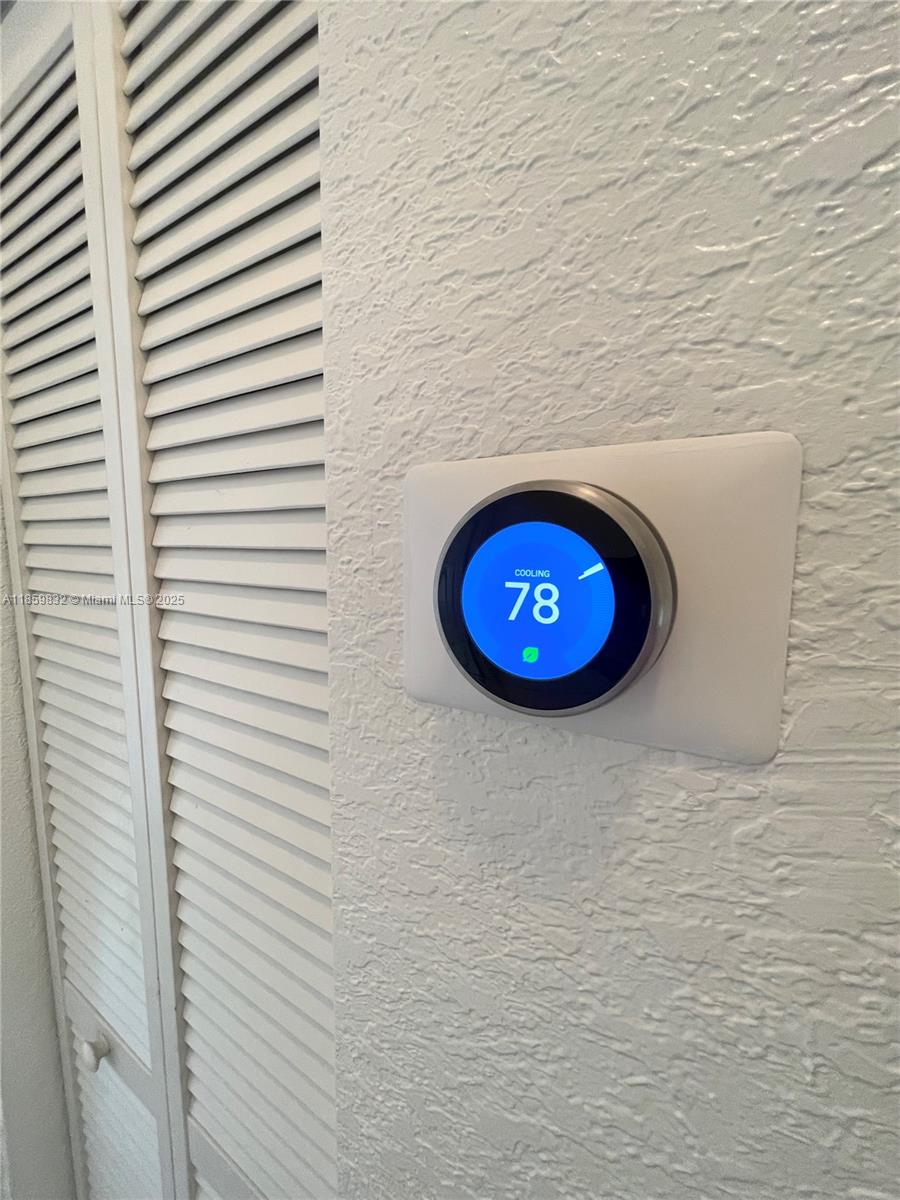 GROVE VILLAS CONDO - Residential