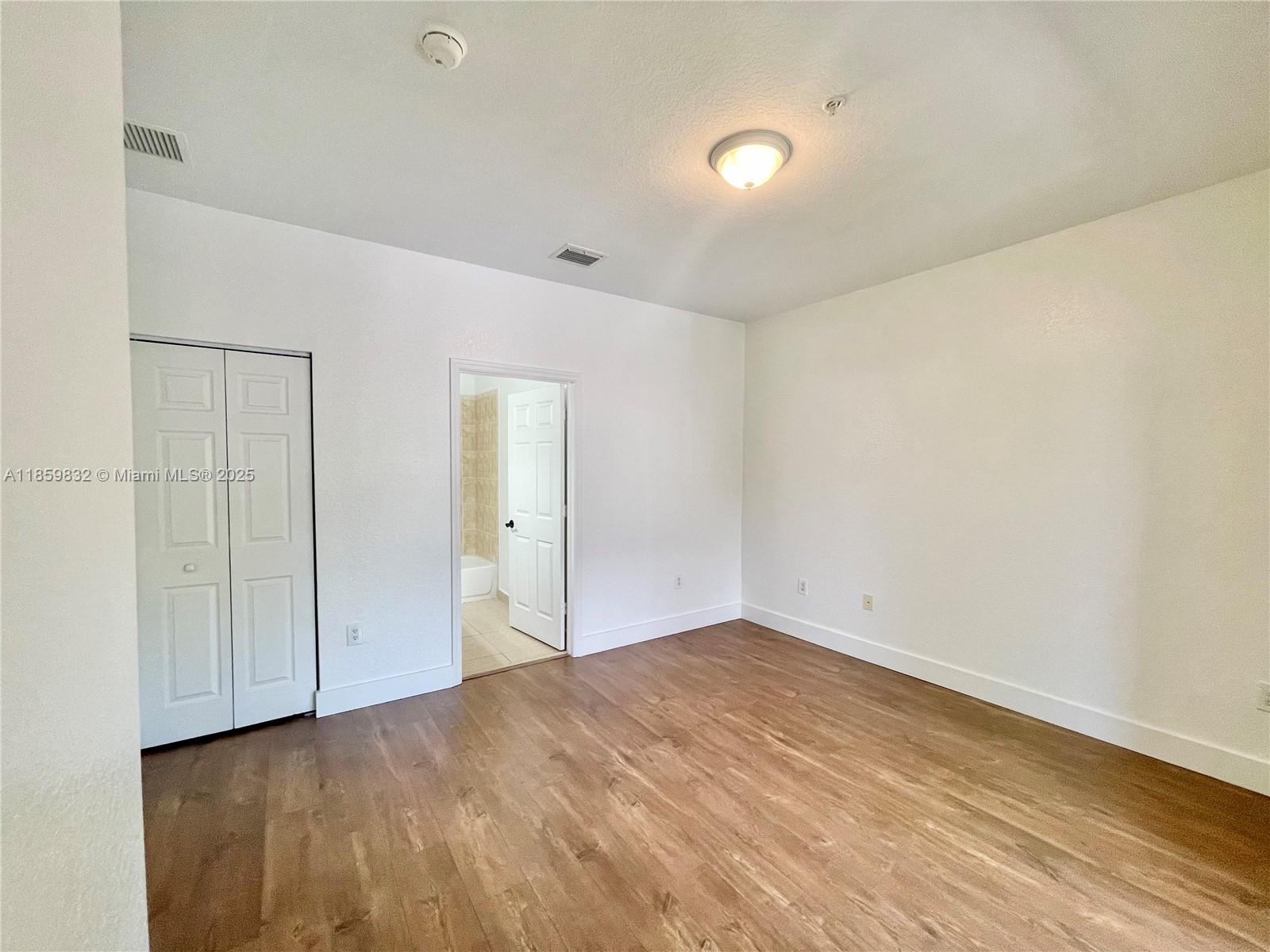 GROVE VILLAS CONDO - Residential