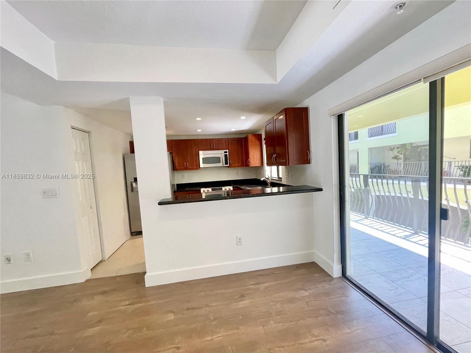 GROVE VILLAS CONDO - Residential