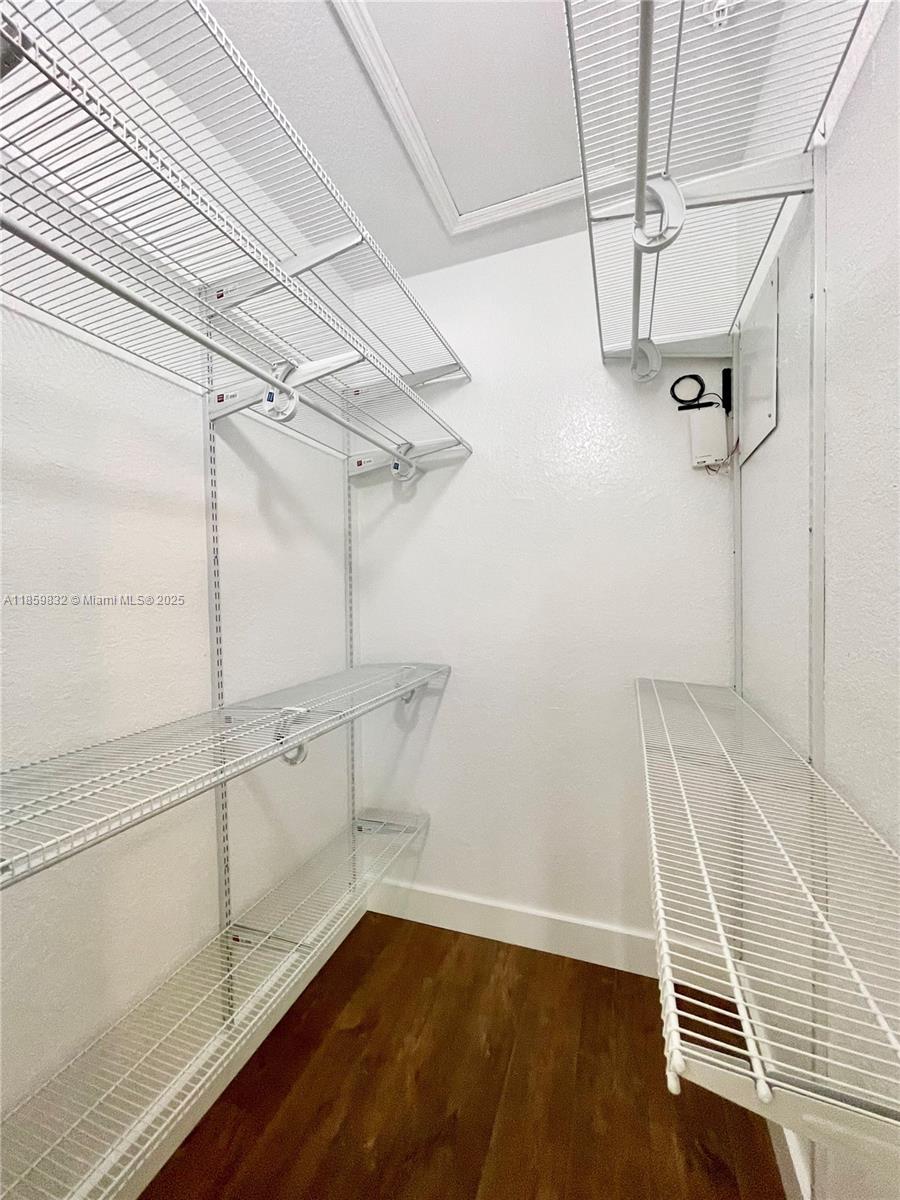 GROVE VILLAS CONDO - Residential