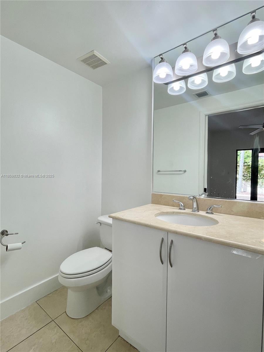 GROVE VILLAS CONDO - Residential