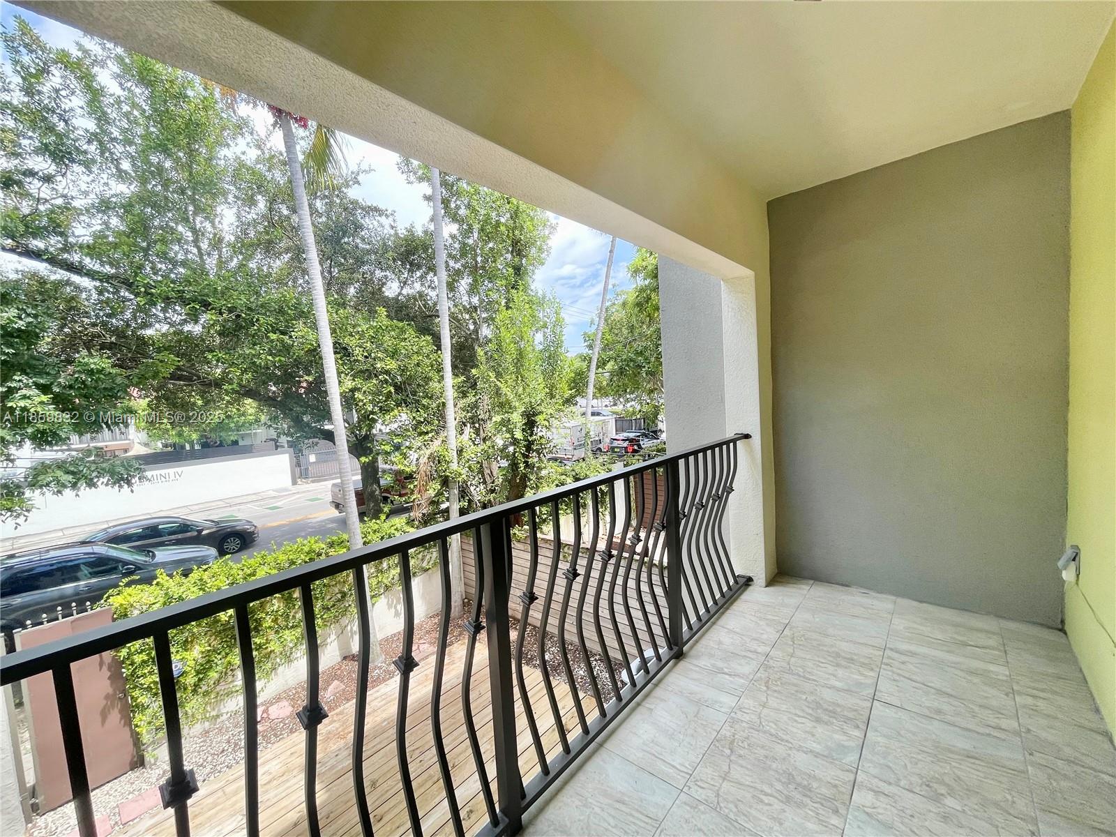 GROVE VILLAS CONDO - Residential