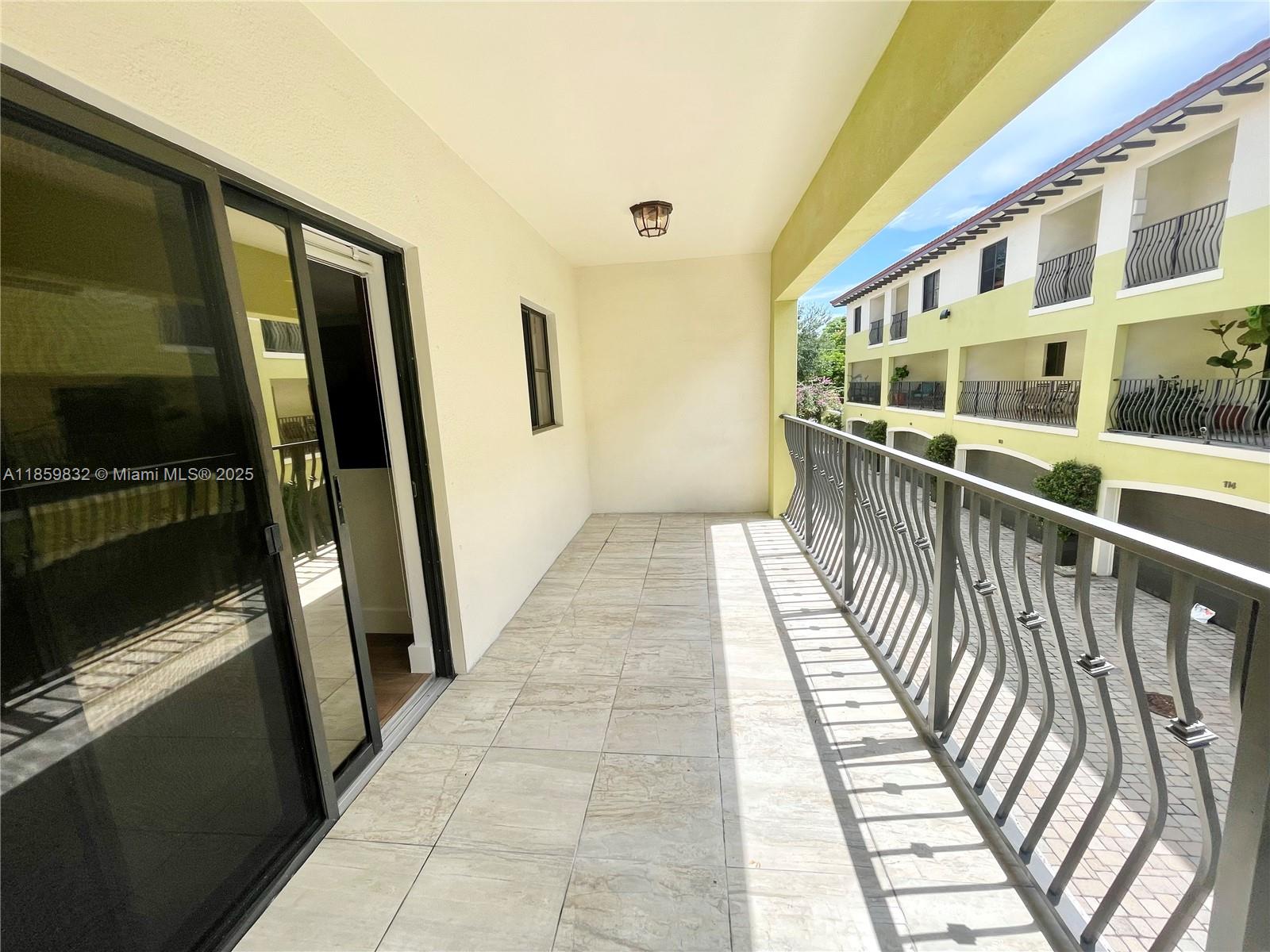 GROVE VILLAS CONDO - Residential