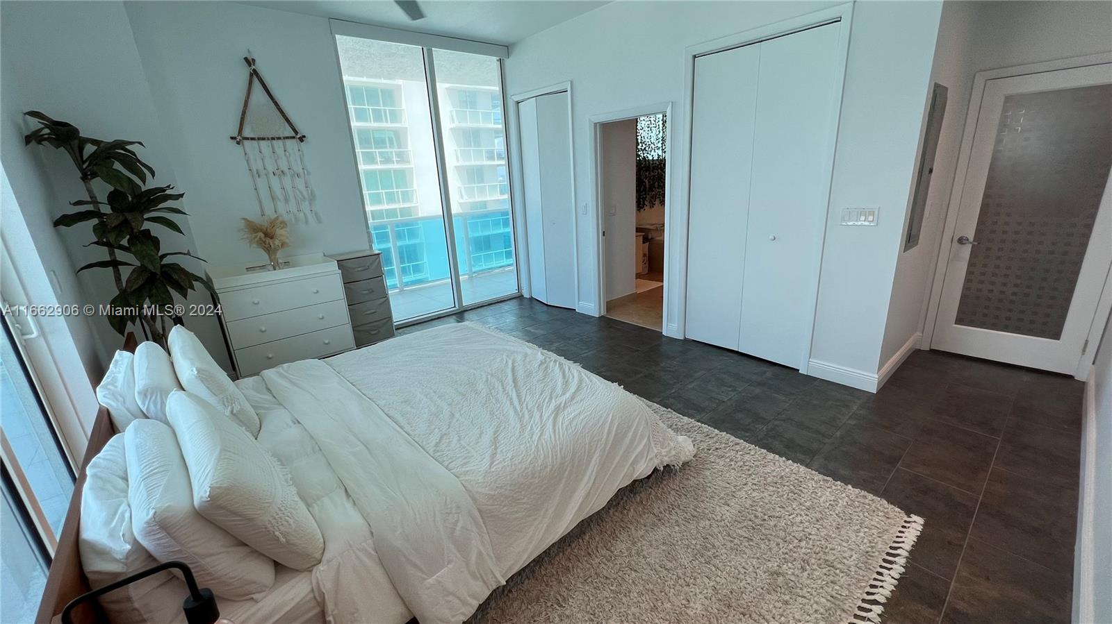 STAR LOFTS ON THE BAY CON - Residential