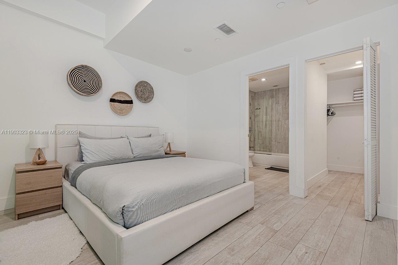 RONEY PALACE CONDO - Residential Lease