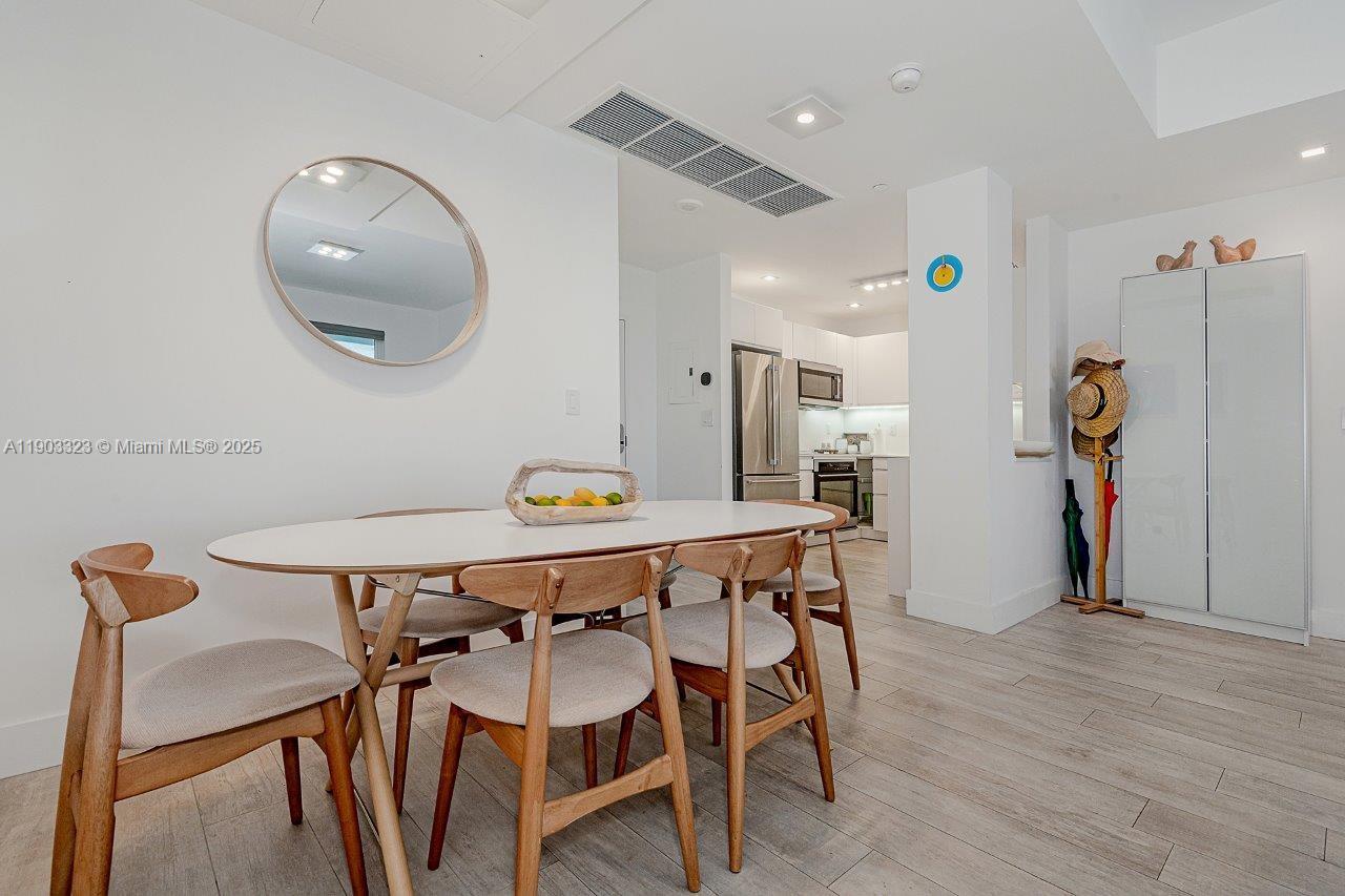 RONEY PALACE CONDO - Residential Lease