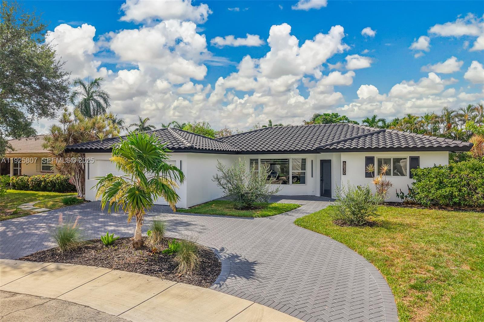 LA BELLE HARBOR - Residential