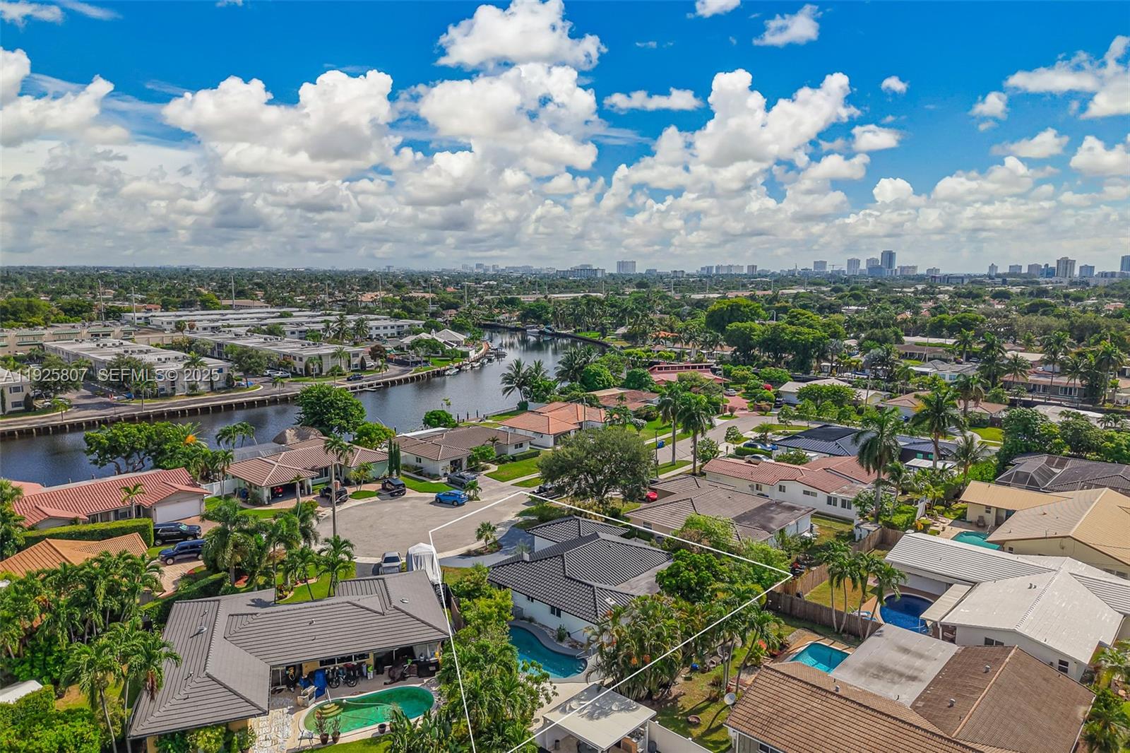 LA BELLE HARBOR - Residential