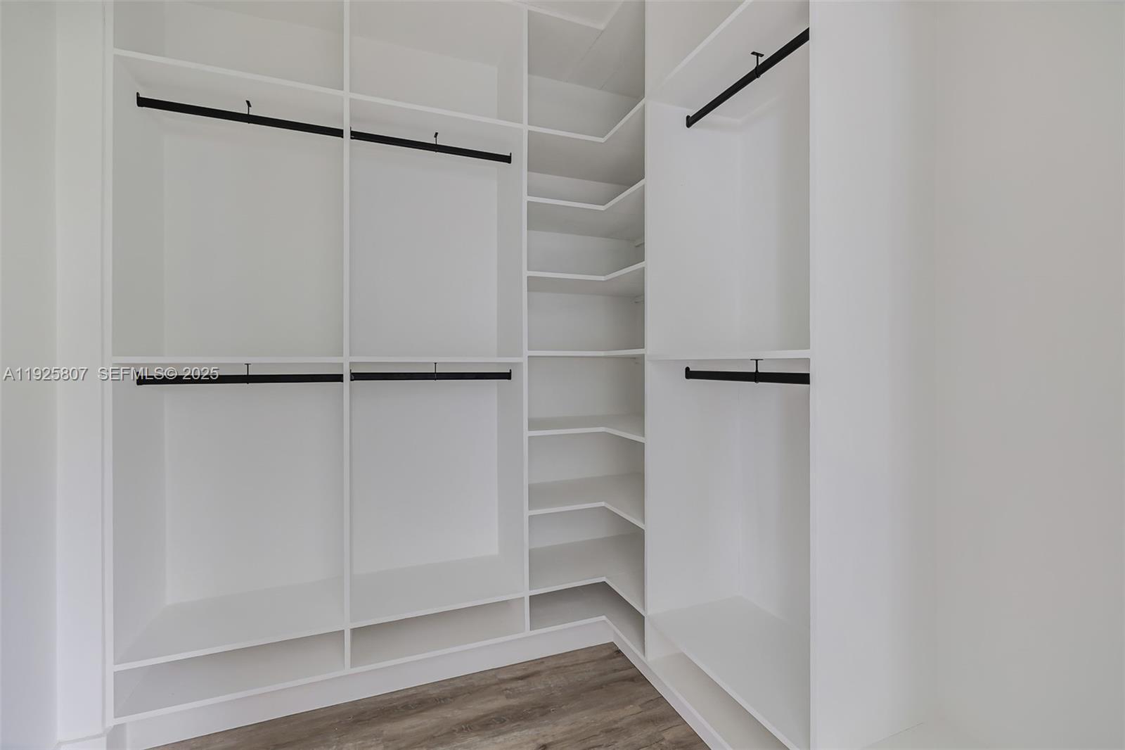 LA BELLE HARBOR - Residential