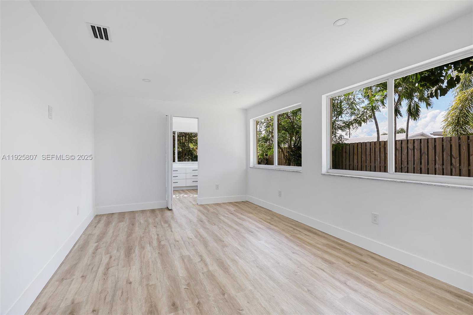 LA BELLE HARBOR - Residential