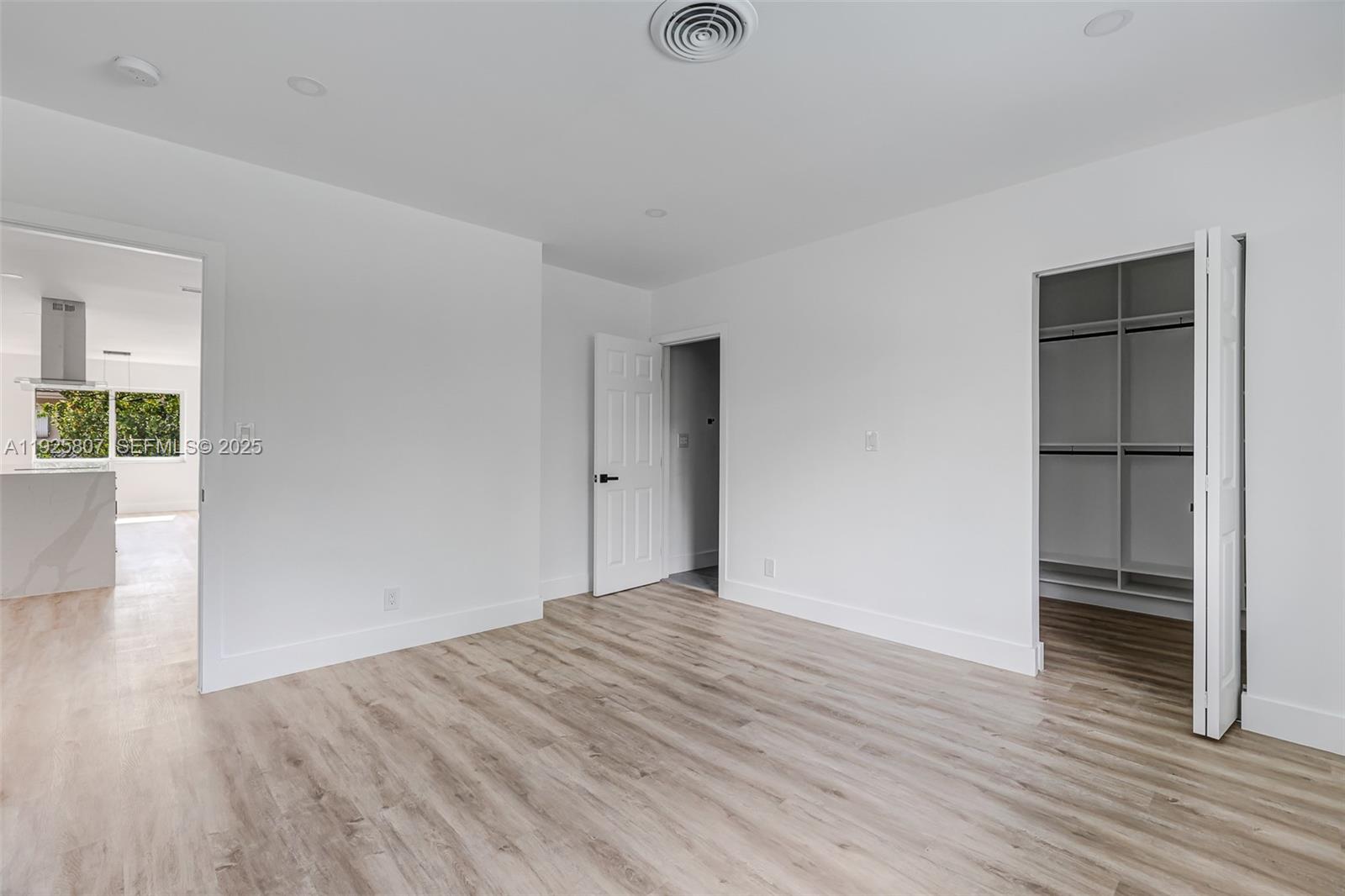 LA BELLE HARBOR - Residential