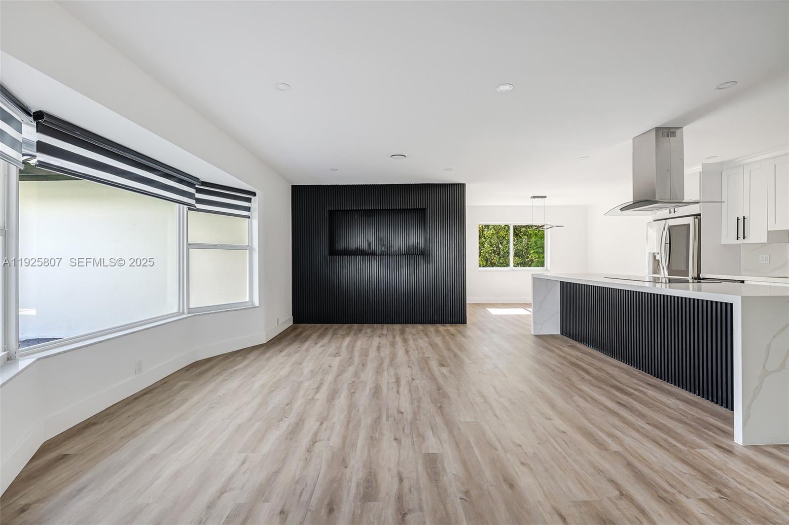 LA BELLE HARBOR - Residential