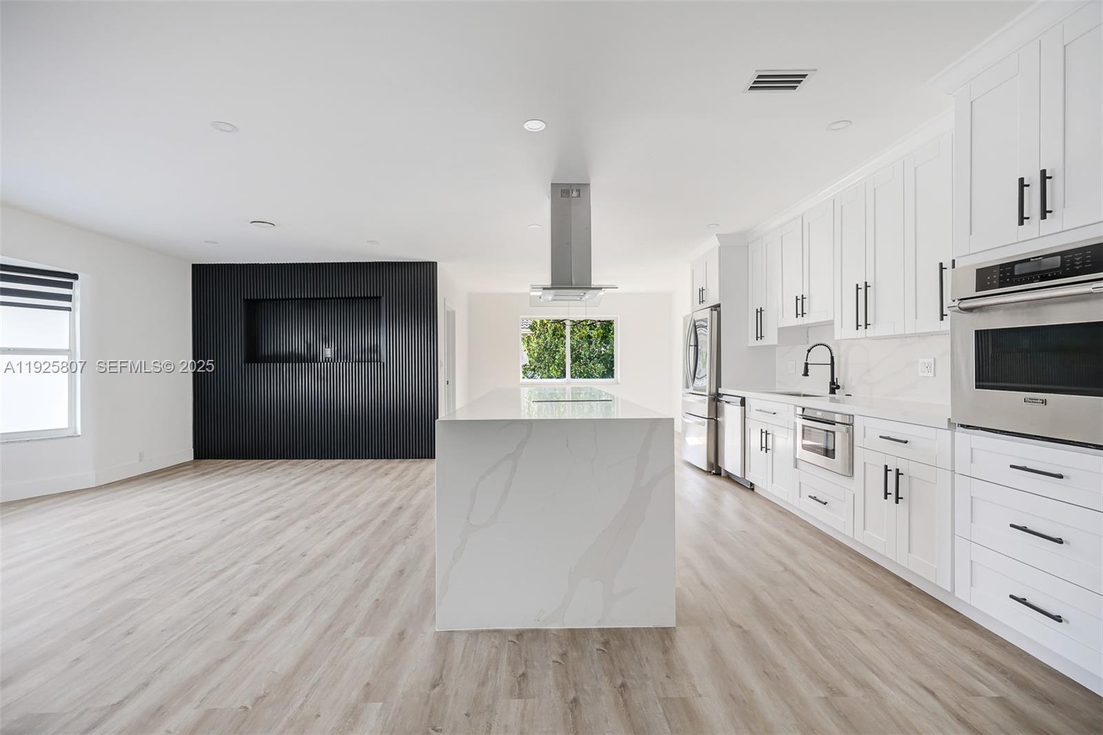 LA BELLE HARBOR - Residential