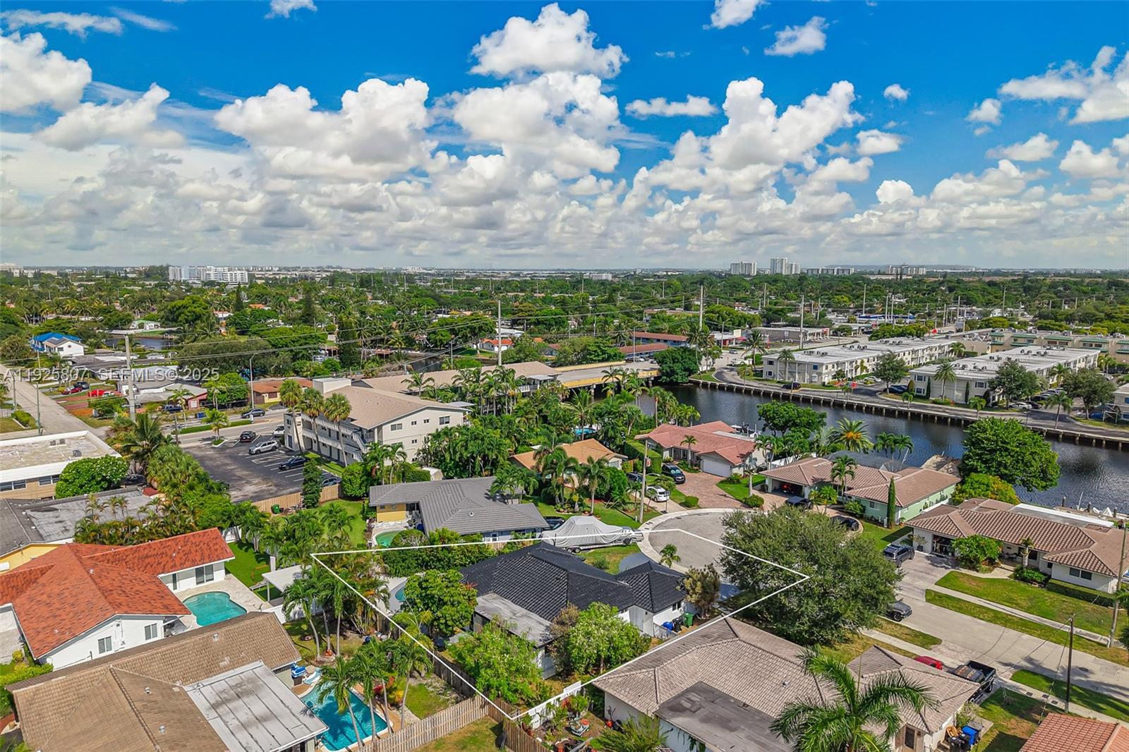 LA BELLE HARBOR - Residential