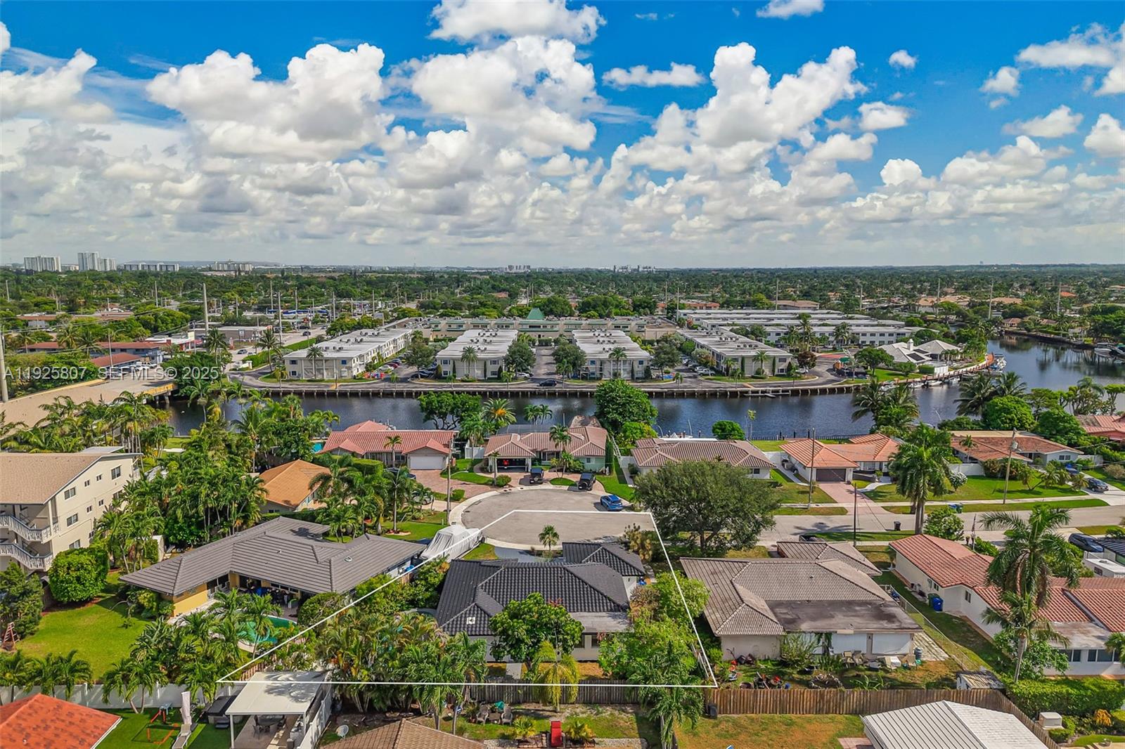 LA BELLE HARBOR - Residential