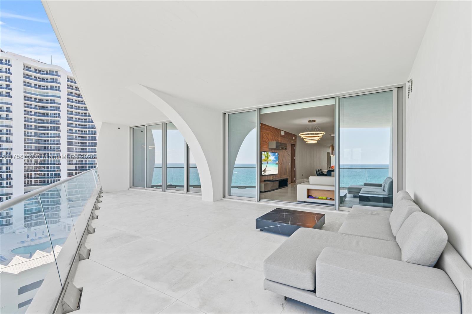 JADE SIGNATURE CONDO - Residential