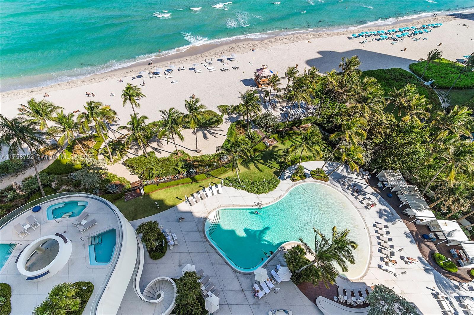 JADE SIGNATURE CONDO - Residential