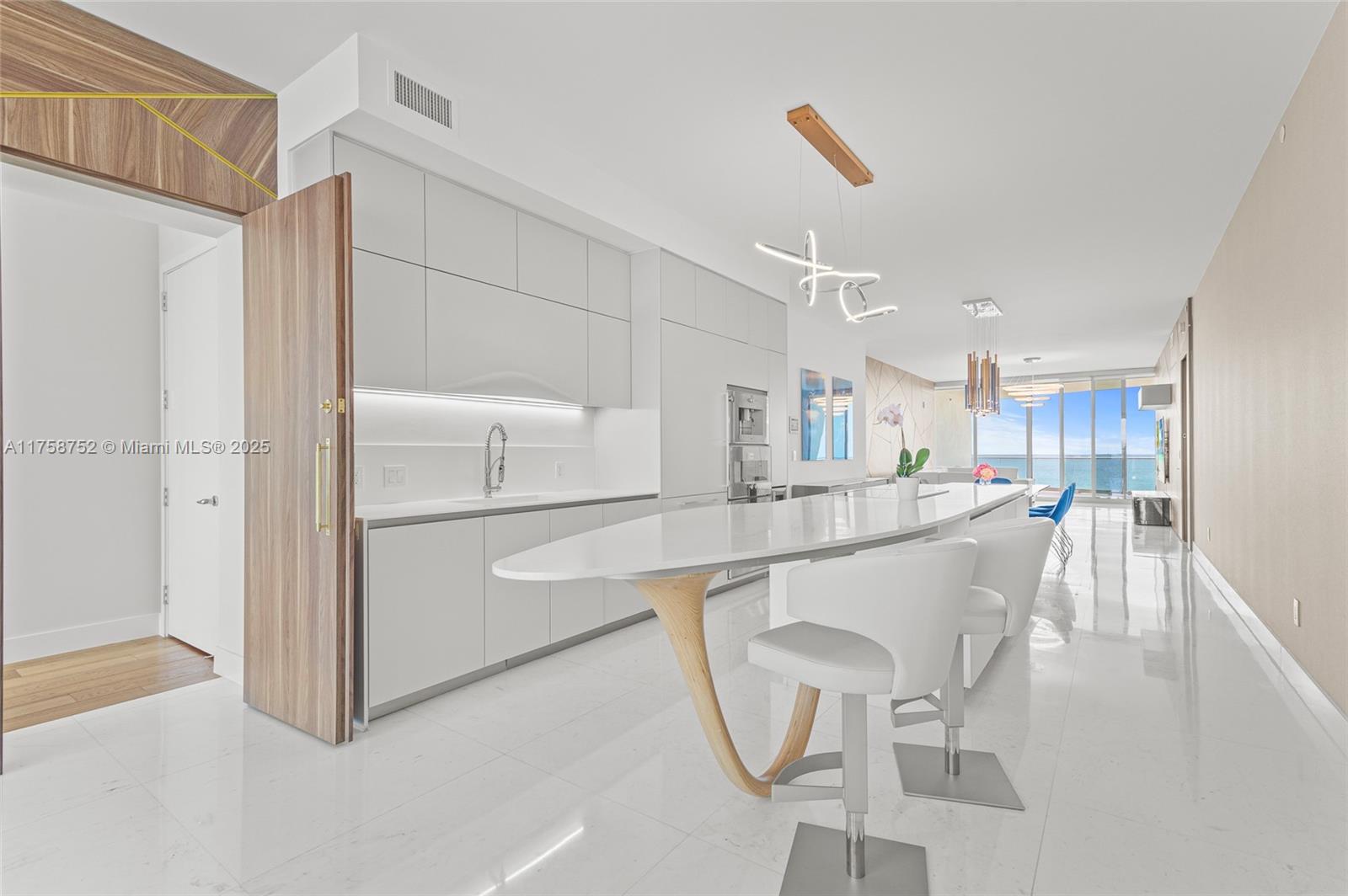 JADE SIGNATURE CONDO - Residential