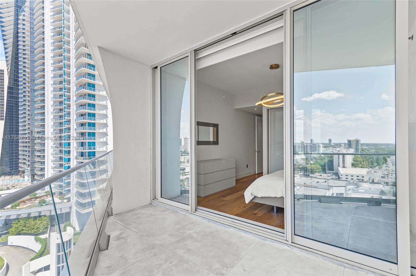 JADE SIGNATURE CONDO - Residential