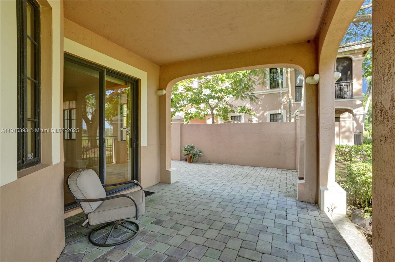 COURTSIDE AT WESTON HILLS - Residential