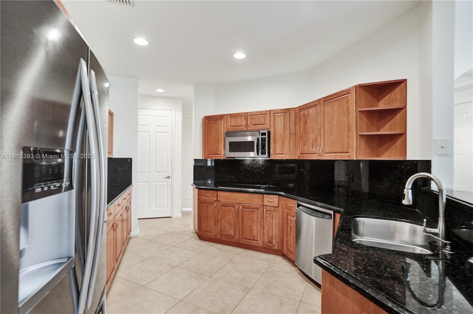 COURTSIDE AT WESTON HILLS - Residential