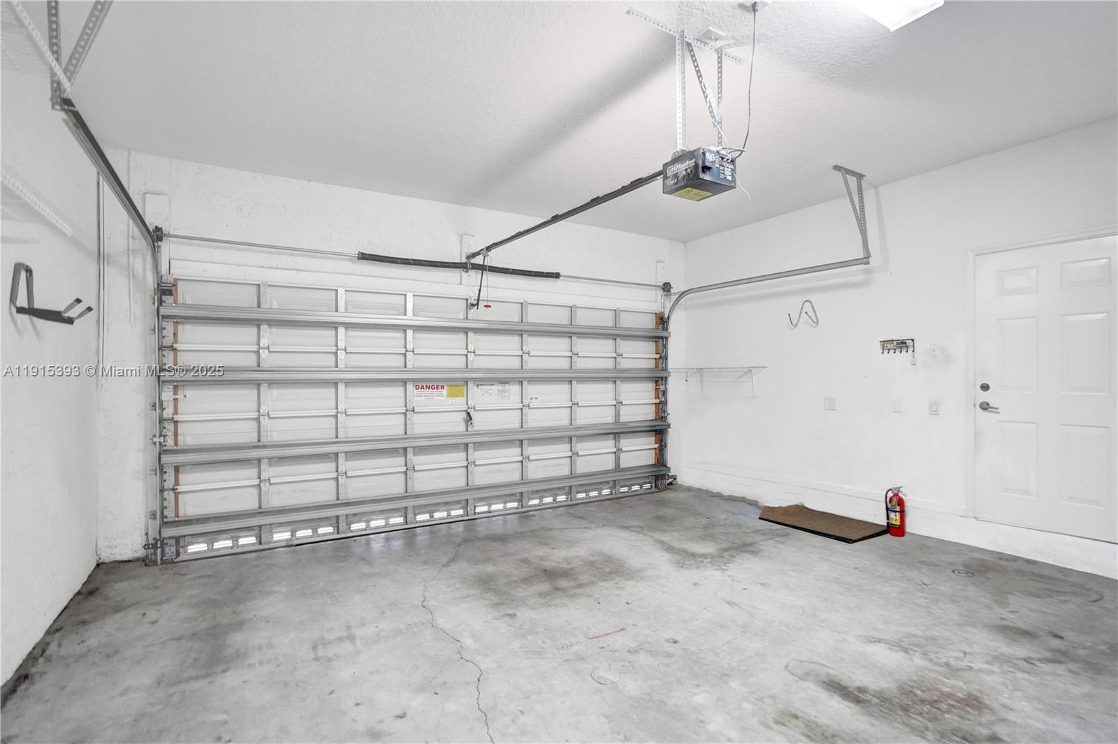 COURTSIDE AT WESTON HILLS - Residential