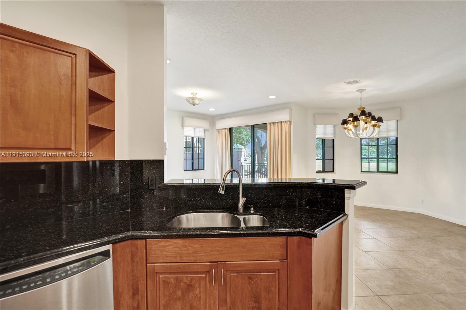 COURTSIDE AT WESTON HILLS - Residential