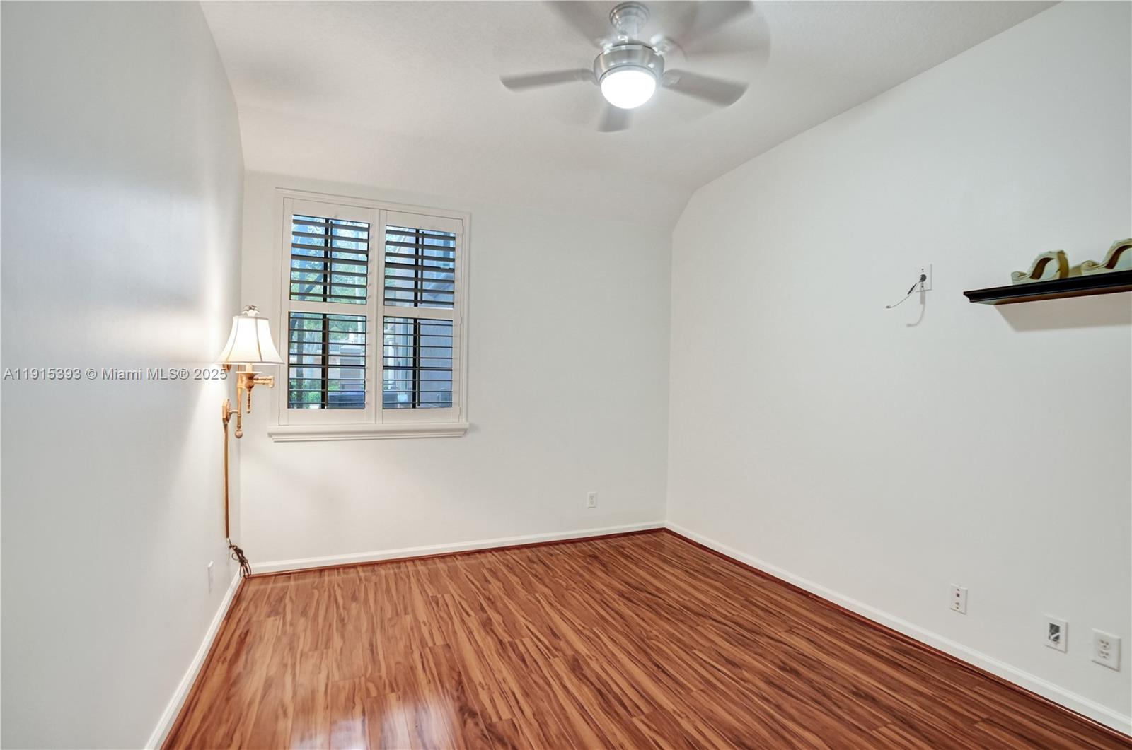 COURTSIDE AT WESTON HILLS - Residential