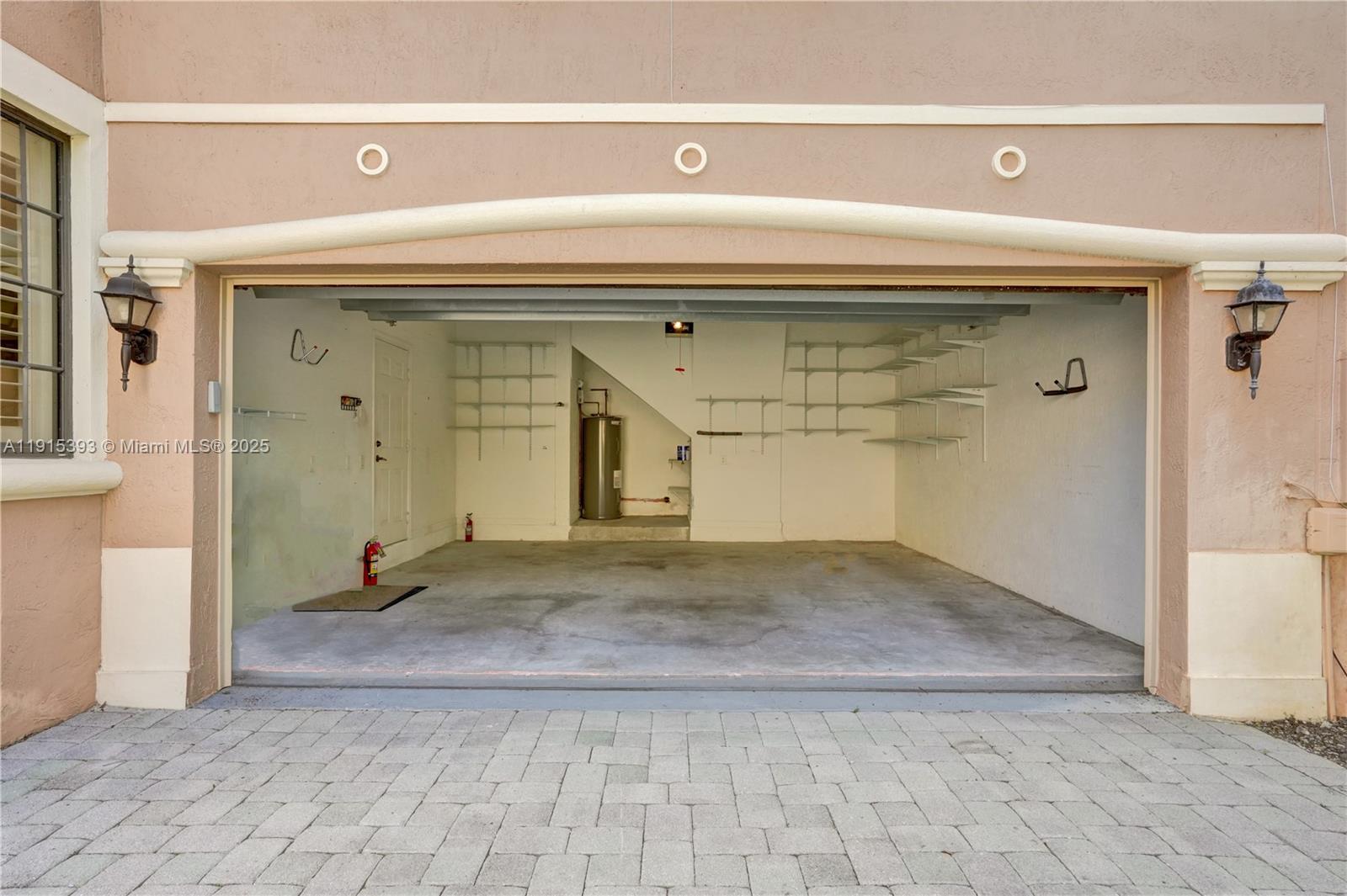 COURTSIDE AT WESTON HILLS - Residential