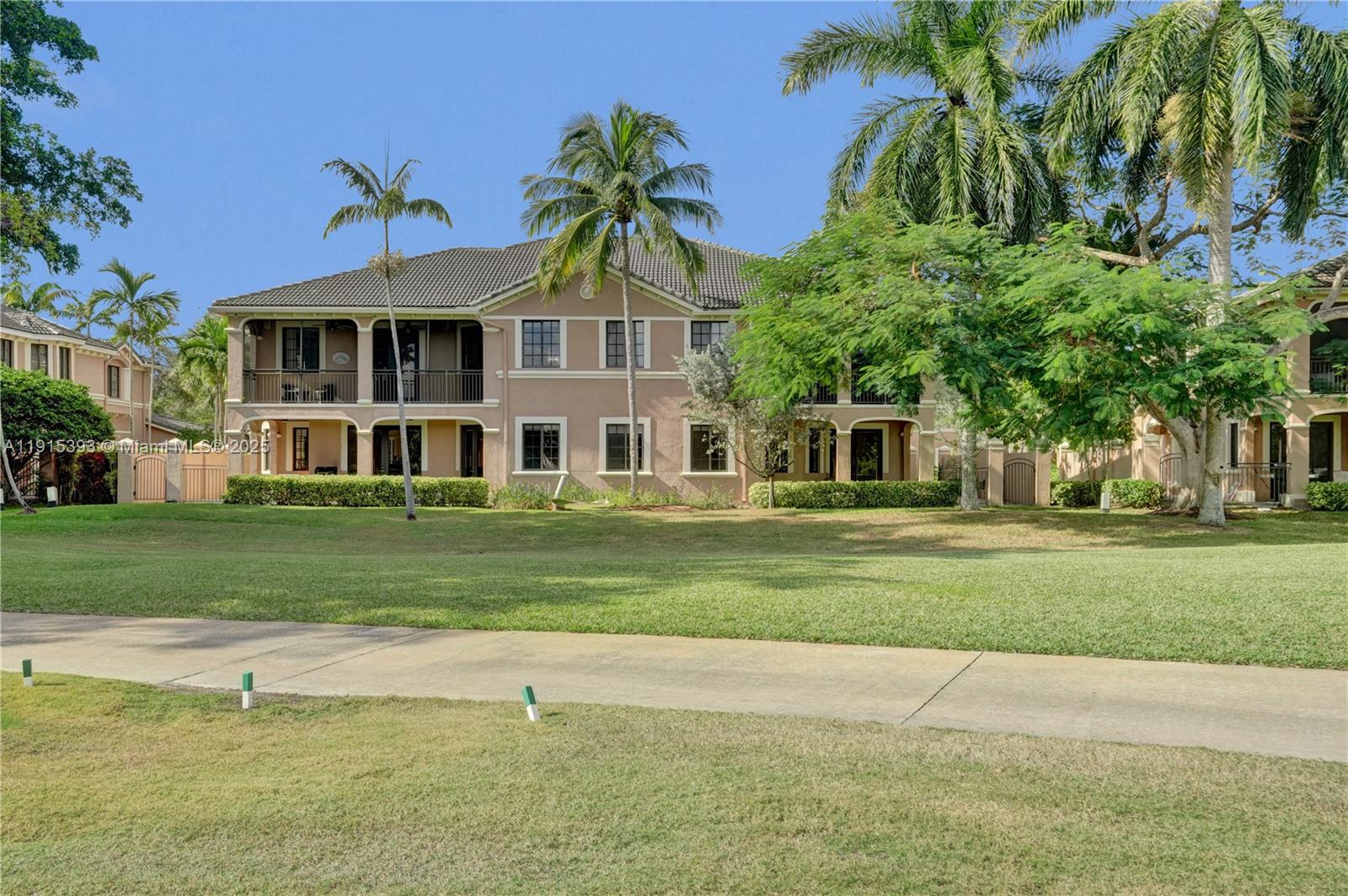 COURTSIDE AT WESTON HILLS - Residential