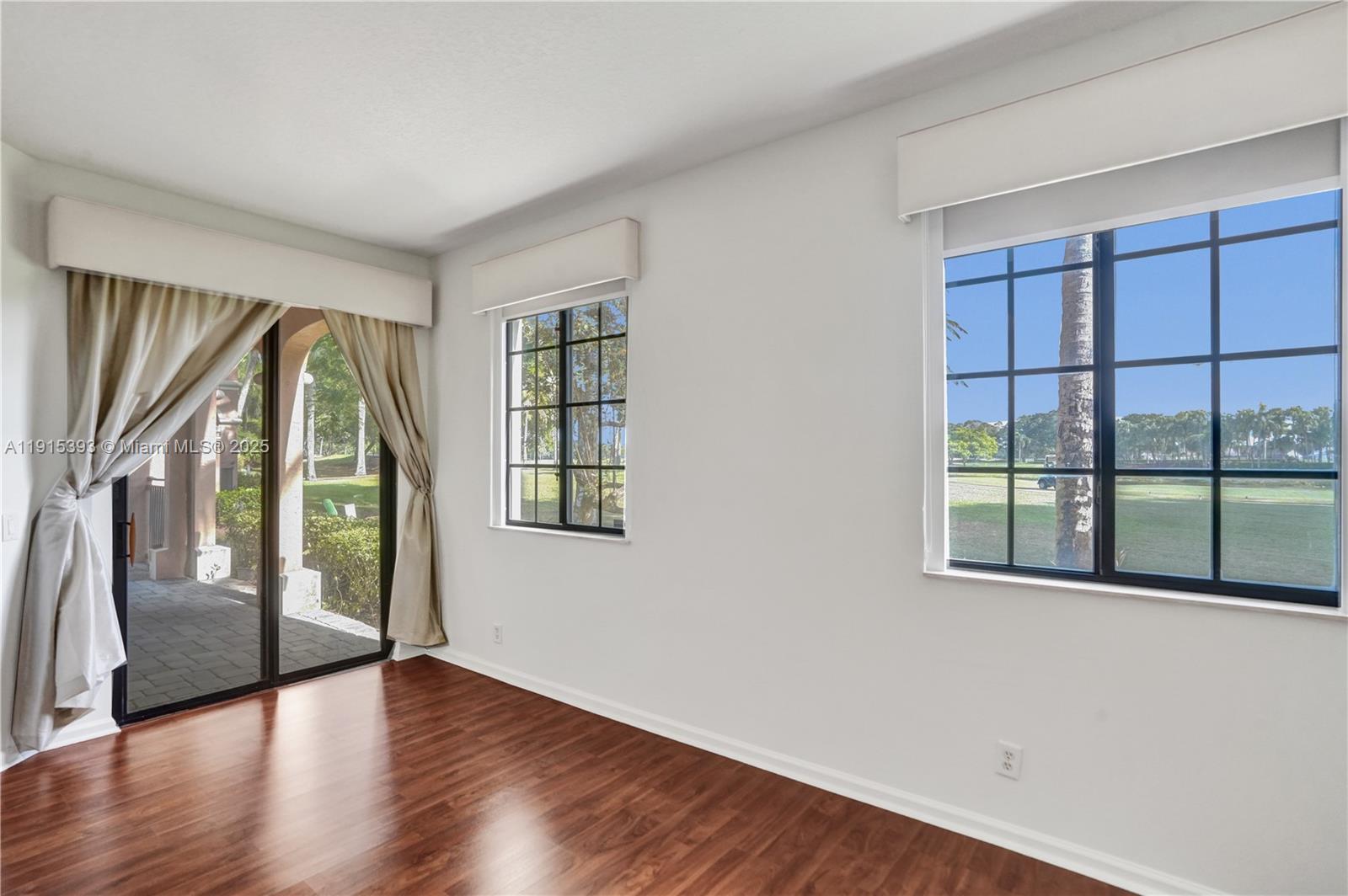 COURTSIDE AT WESTON HILLS - Residential