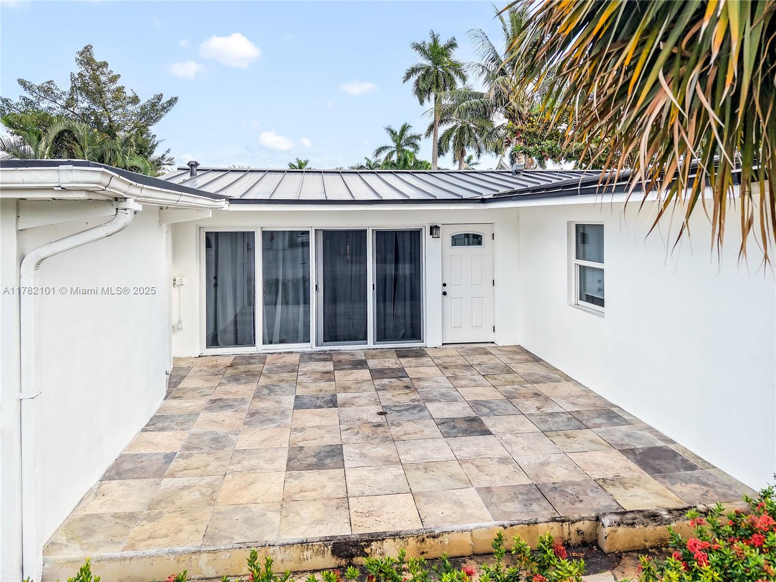 2512 Gulfstream Ln