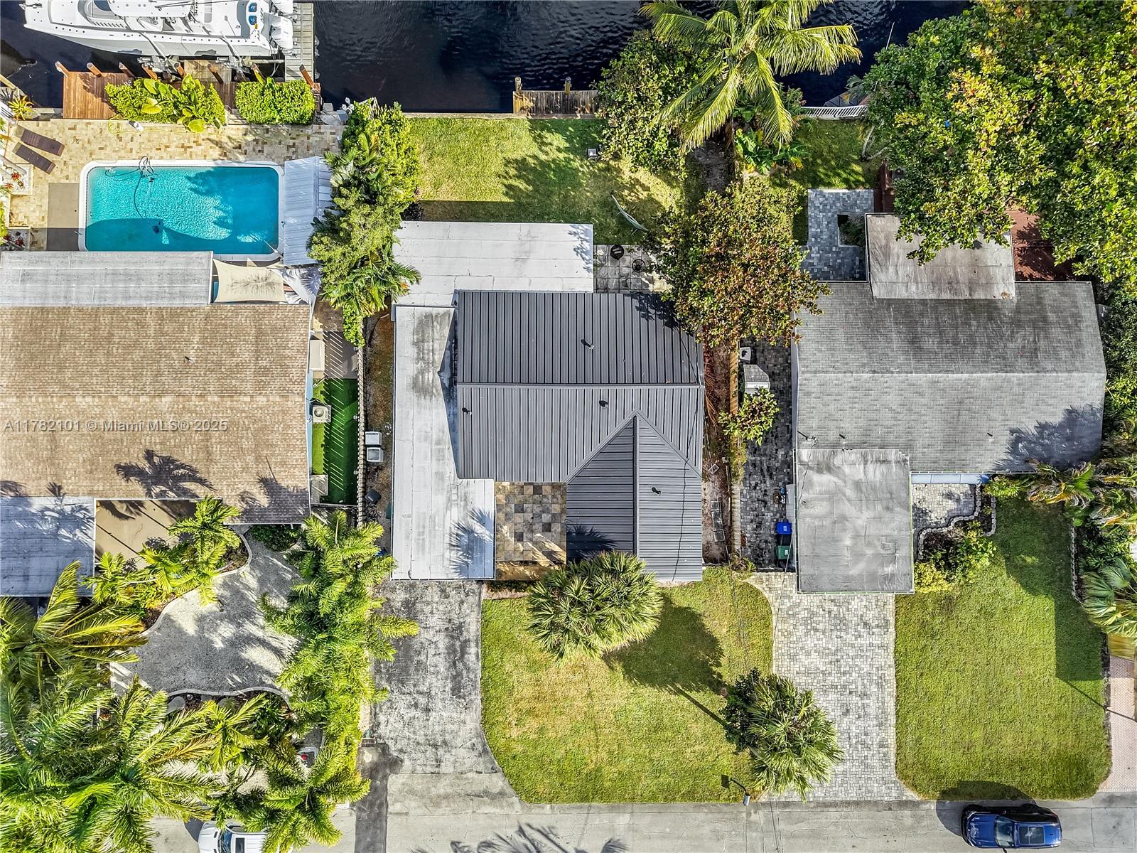 2512 Gulfstream Ln