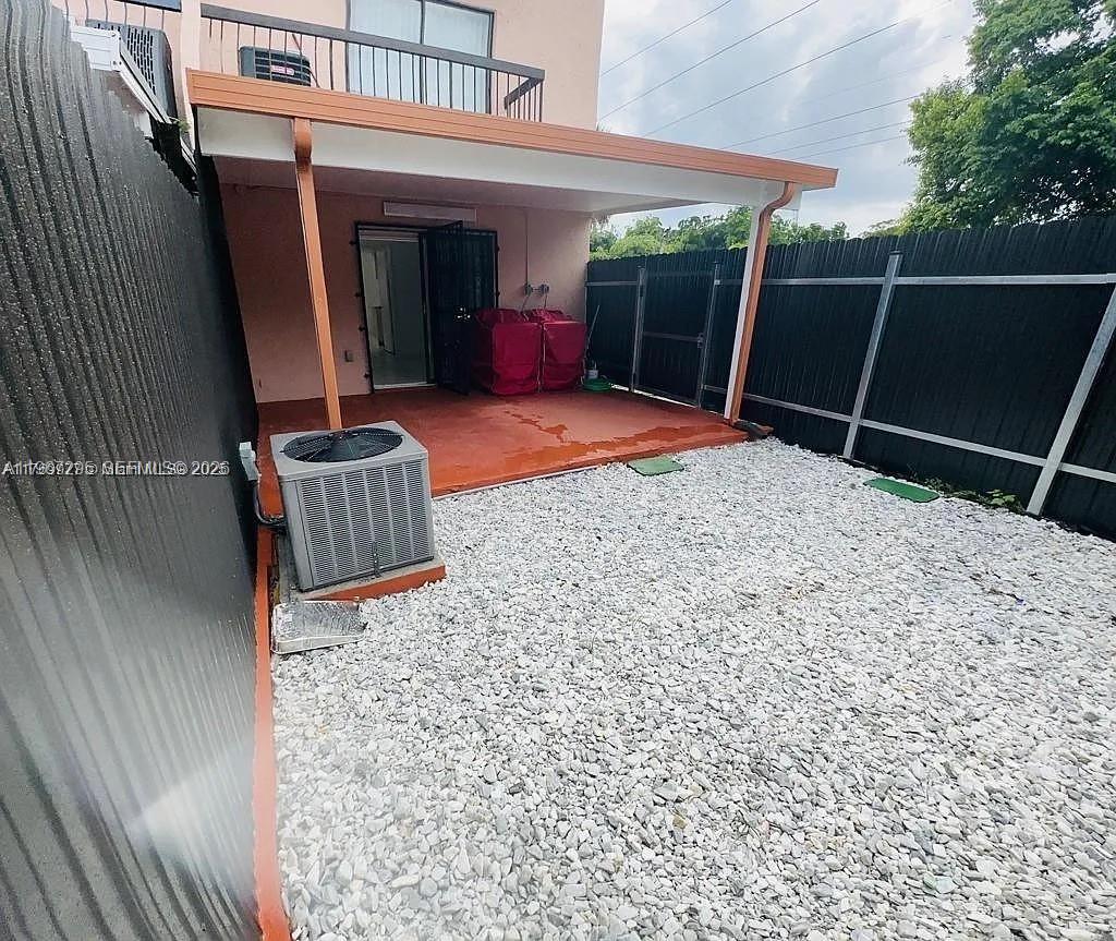 HIALEAH CLUB VILLAS CONDO - Residential