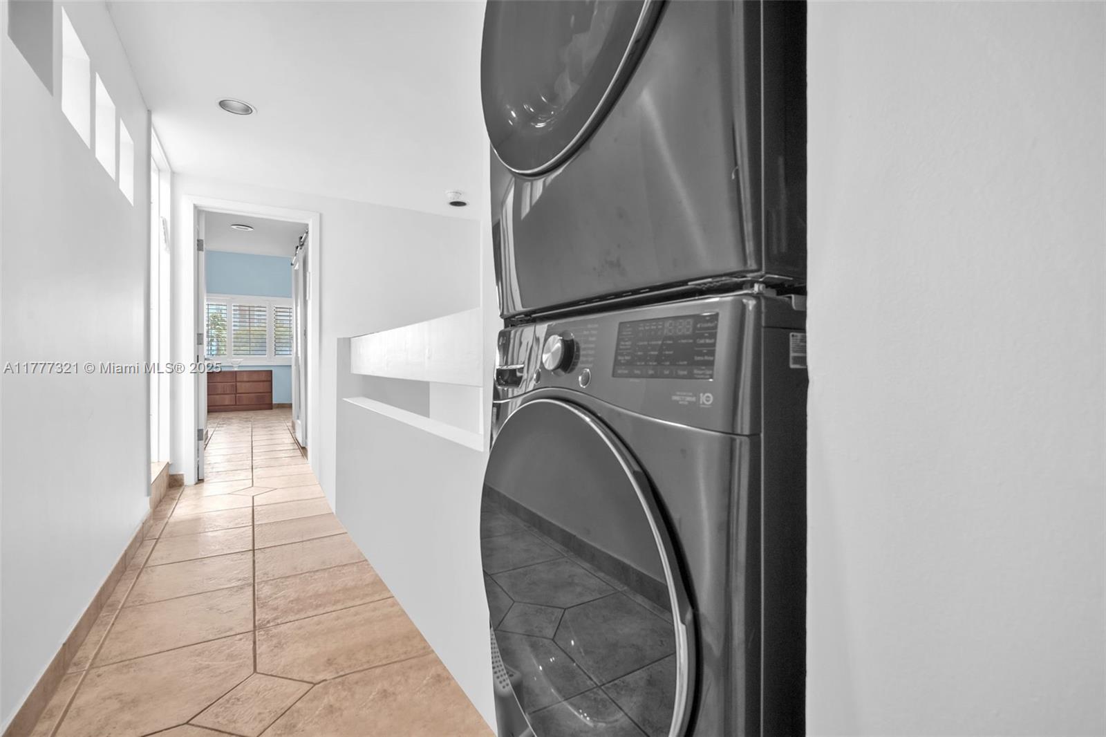 POINCIANA IS YT & RCQ CLU - Residential