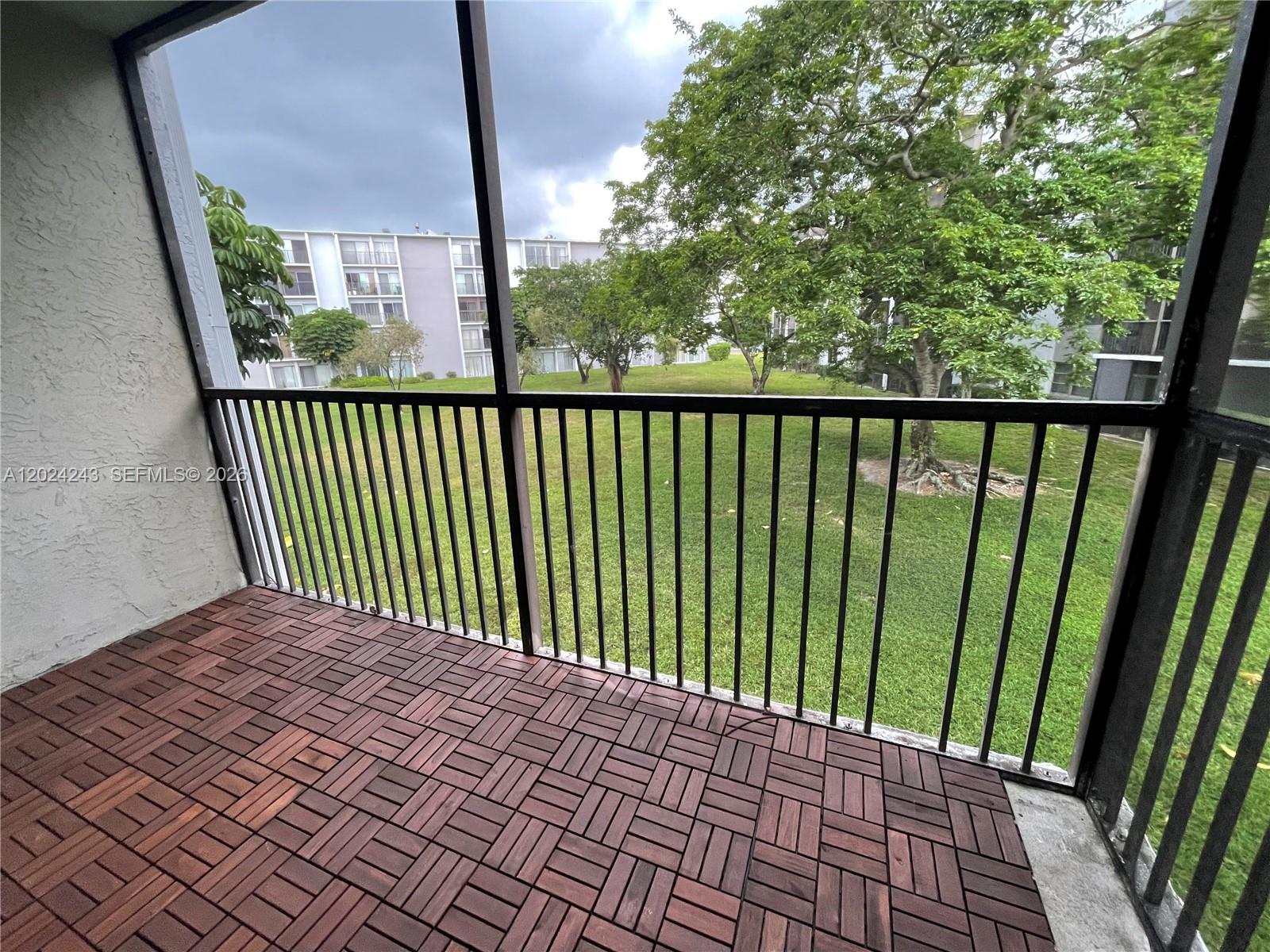 LAKESHORE AT UNIVERSITY P - Residential Lease