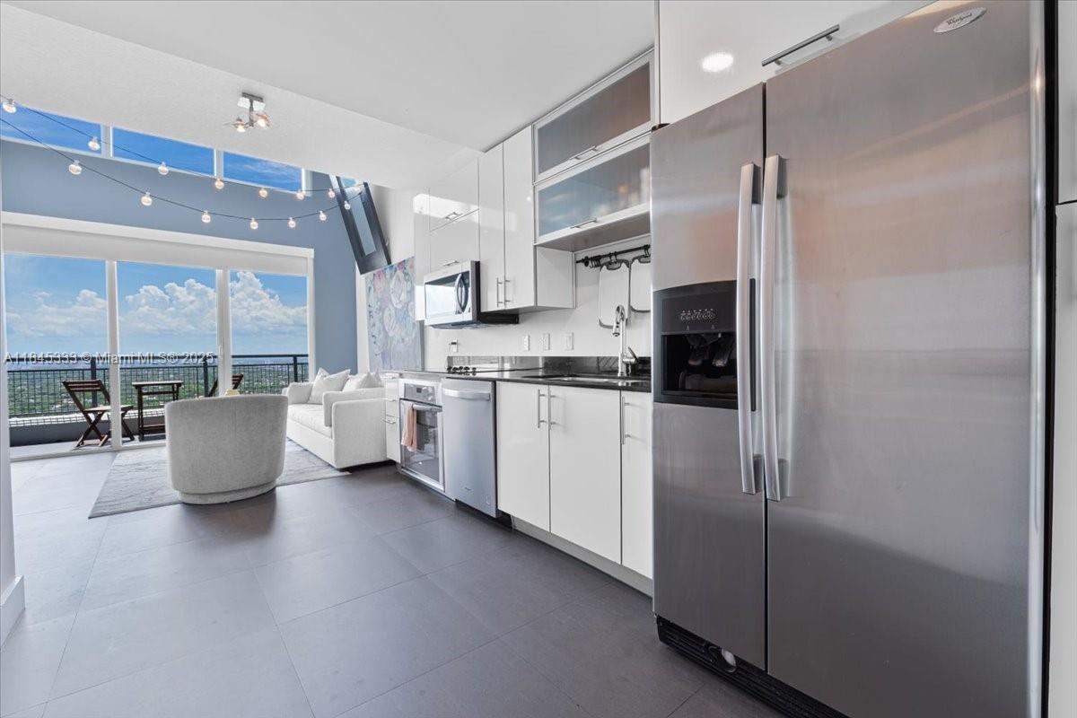 INFINITY AT BRICKELL COND - Residential