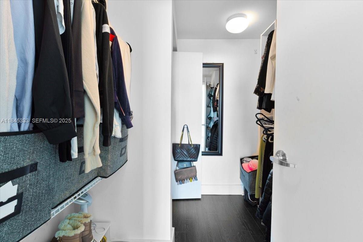 INFINITY AT BRICKELL COND - Residential