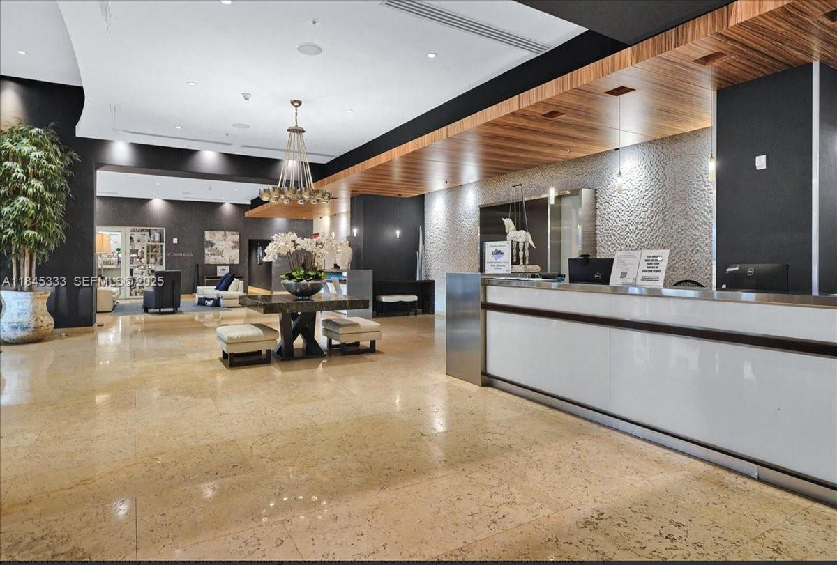 INFINITY AT BRICKELL COND - Residential