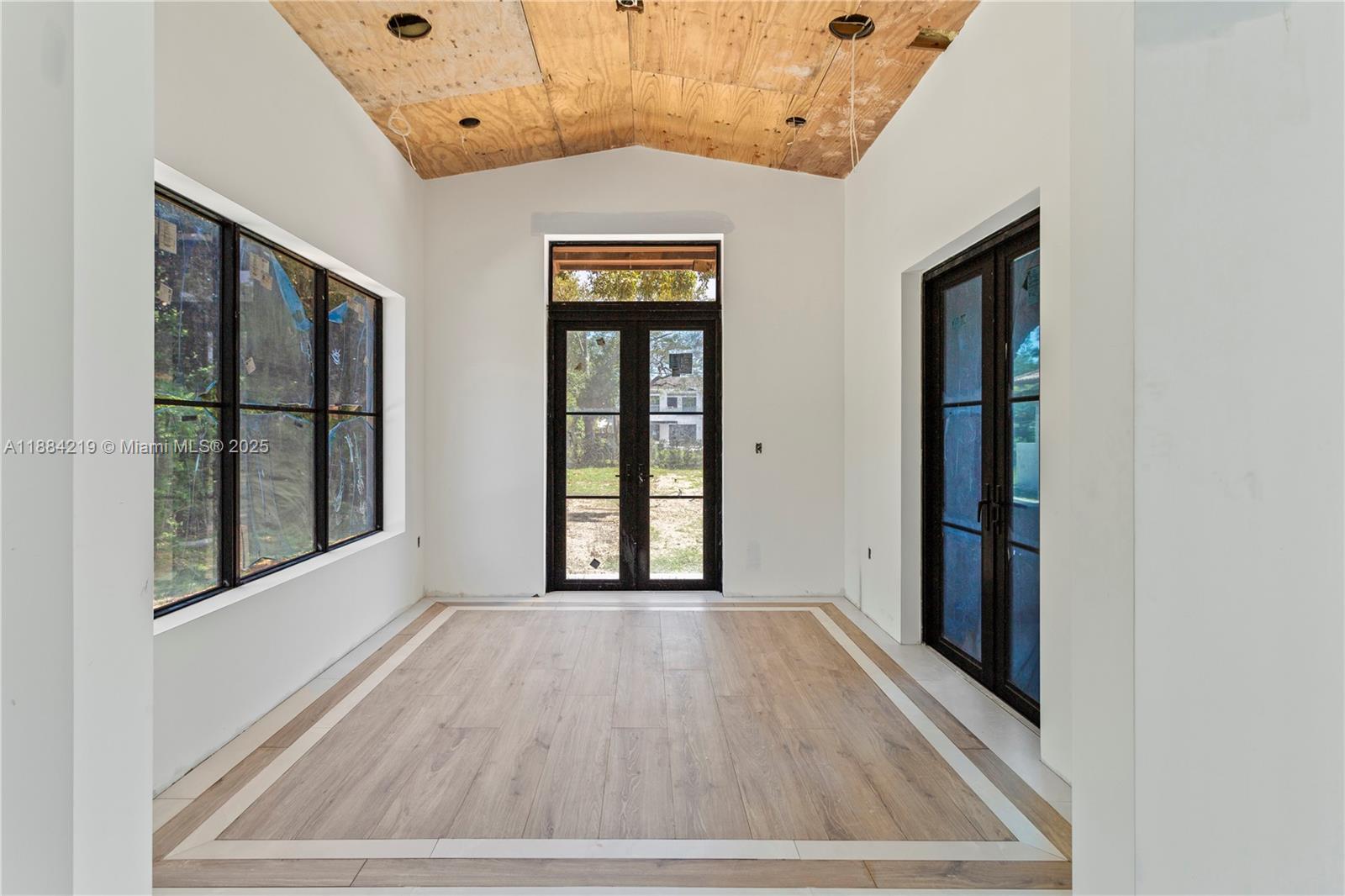 NORTH PINECREST - Residential