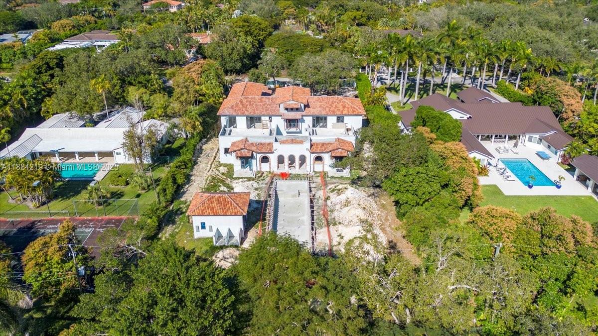 NORTH PINECREST - Residential