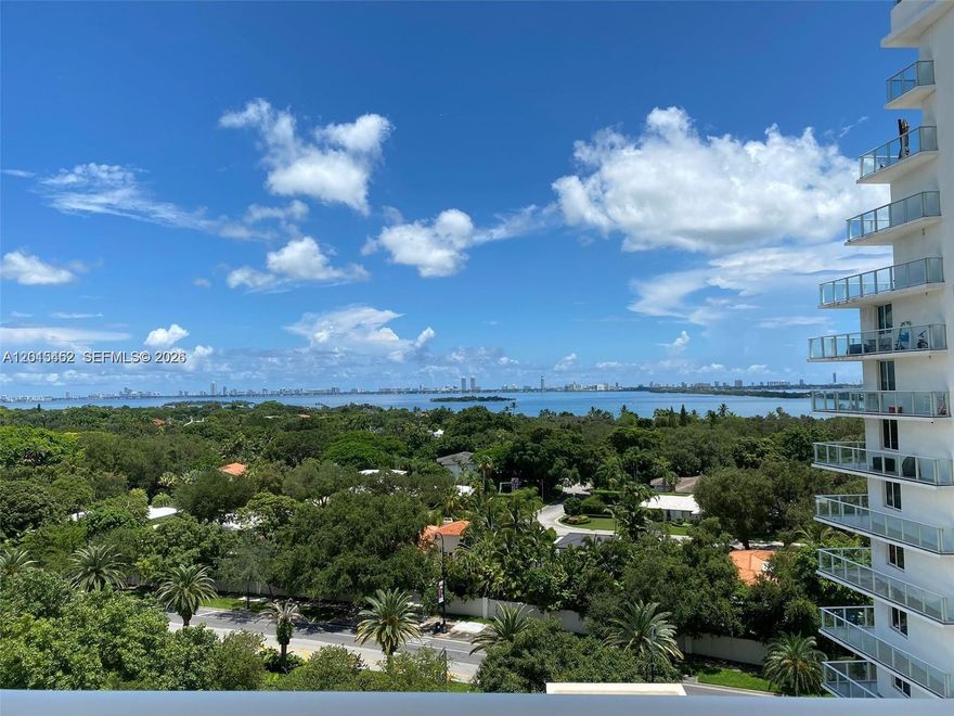 Make this place your home! Beautiful and bright 1 bed/1 Bath CORNER unit with spacious den, perfect for an office, guess room or extra space. Located in a well maintained boutique residential building. This apartment offers a peaceful and private atmosphere. Excellent location near the Miami Design district, Miami Beach, Brickell and the airport. Easy access to I95 and all major highways. A Wonderful place to live!