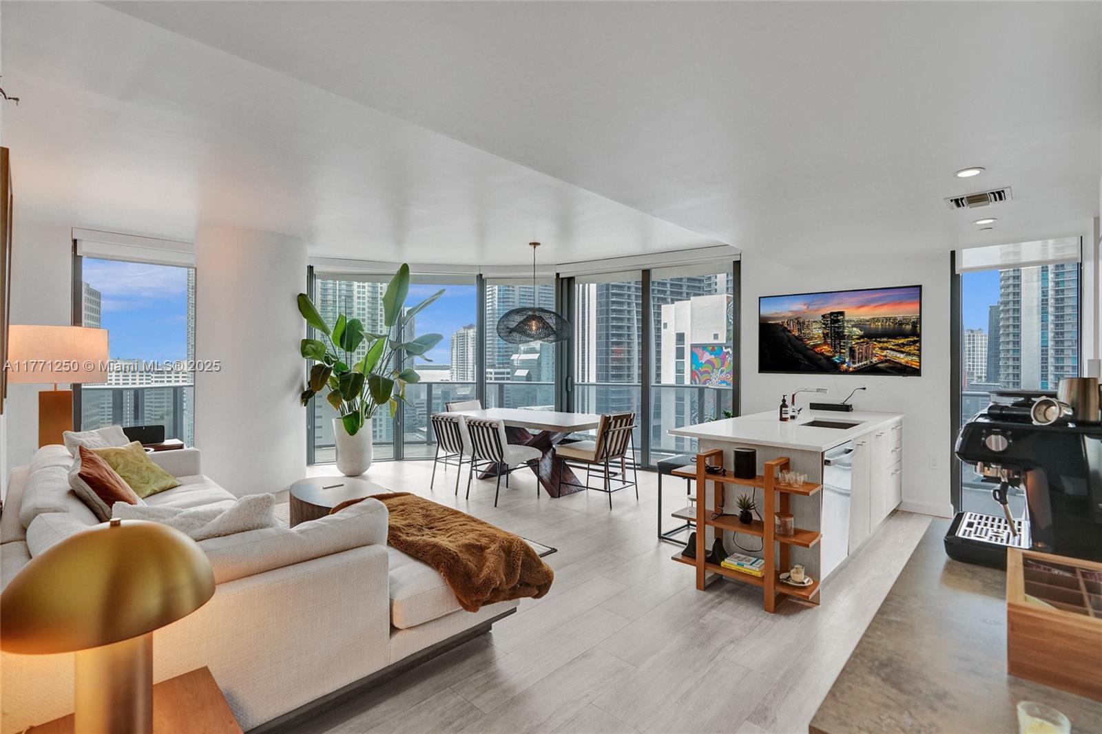45 Sw 9th St 1803, Miami, Broward County, Florida - 2 Bedrooms  
3 Bathrooms - 