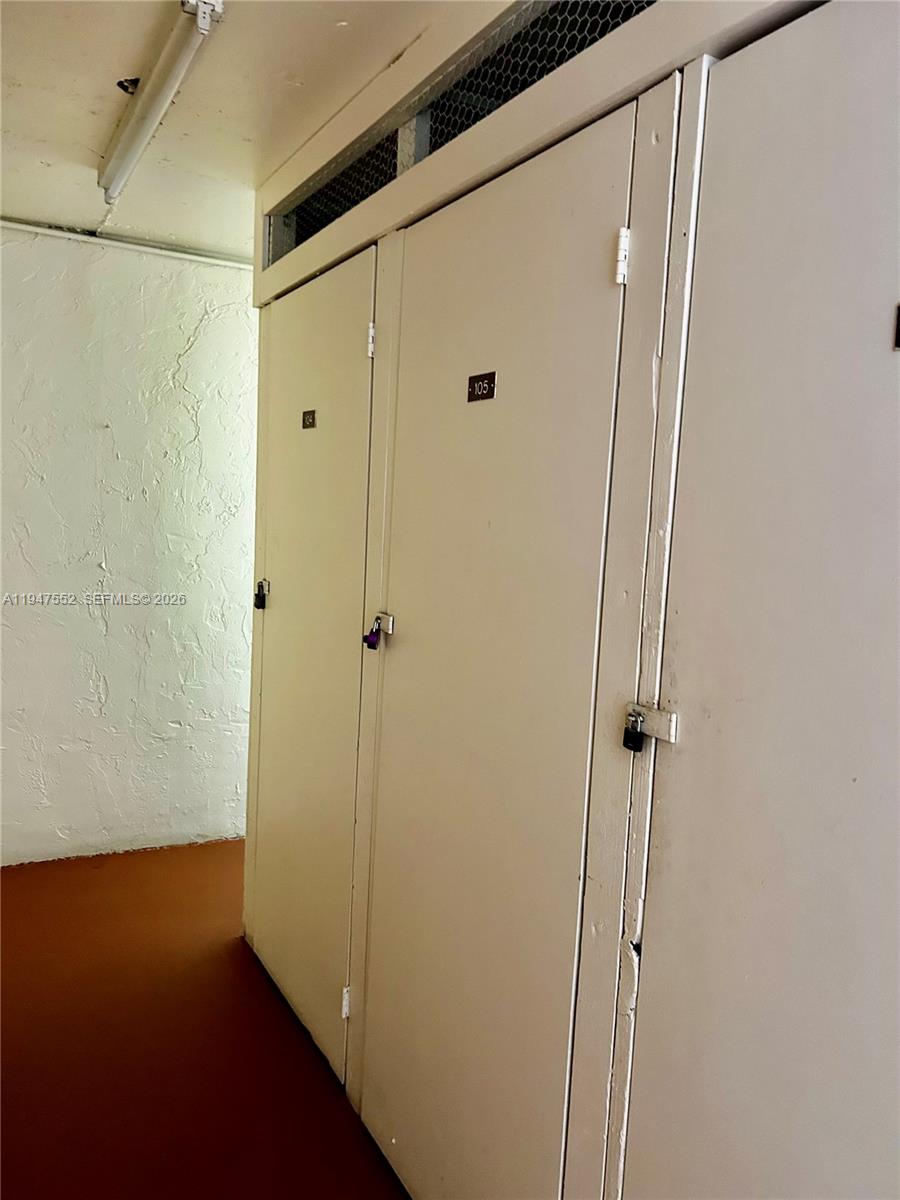 HOLLYBROOK GOLF AND - Residential