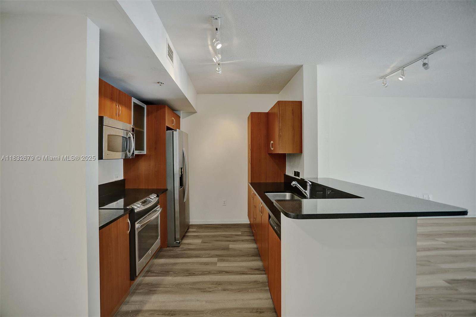 18800 NE 29 Ave 621