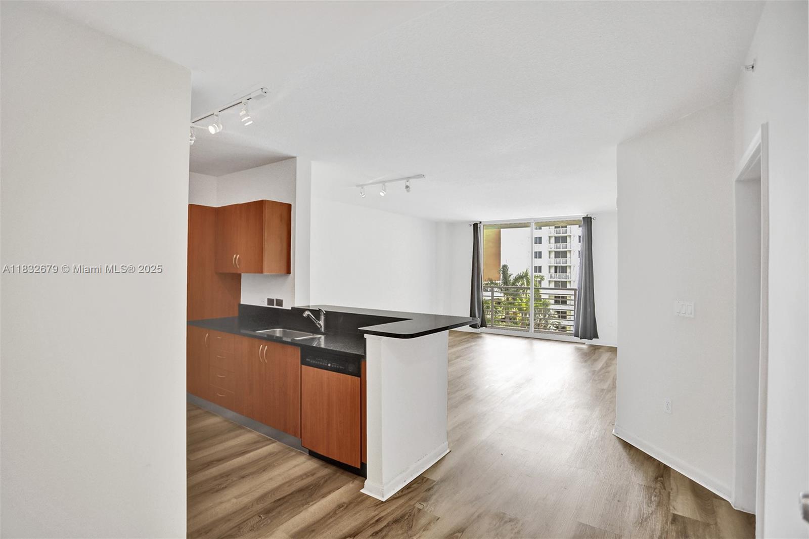 18800 NE 29 Ave 621