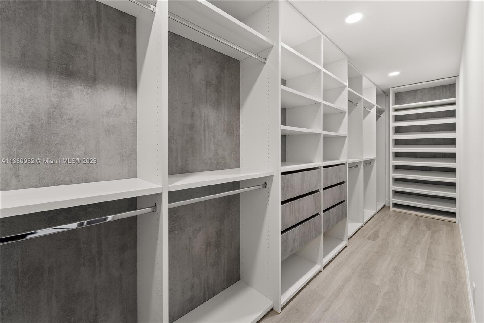 BISCAYNE BEACH-2ND ADDN - Residential